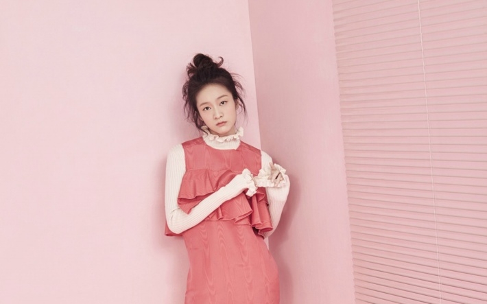 新生代美女演员张雪迎写真桌面壁纸