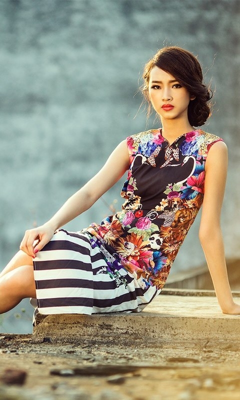 精选复古时尚美女写真WP手机壁纸下载