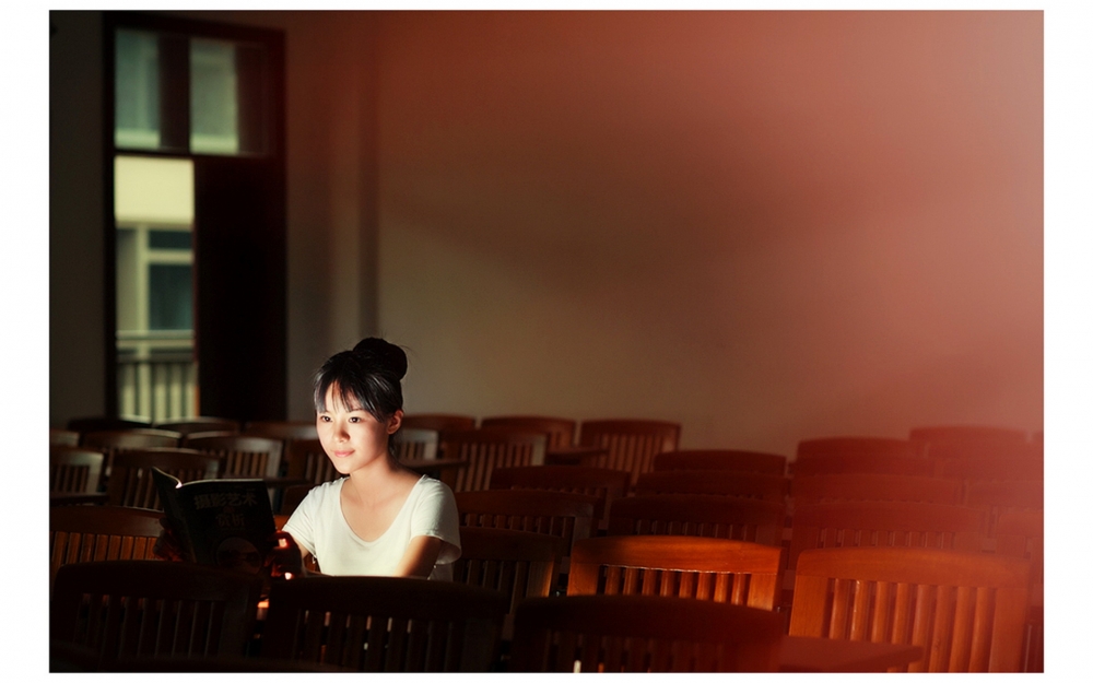 清纯校园制服美女桌面壁纸