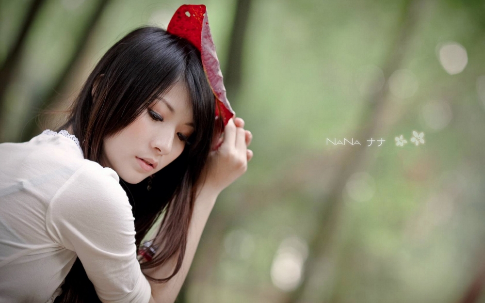 高清纯美女孩桌面壁纸