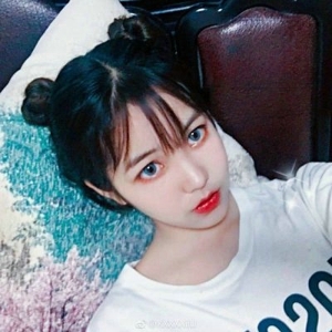 小家碧玉纯洁甜美女生头像