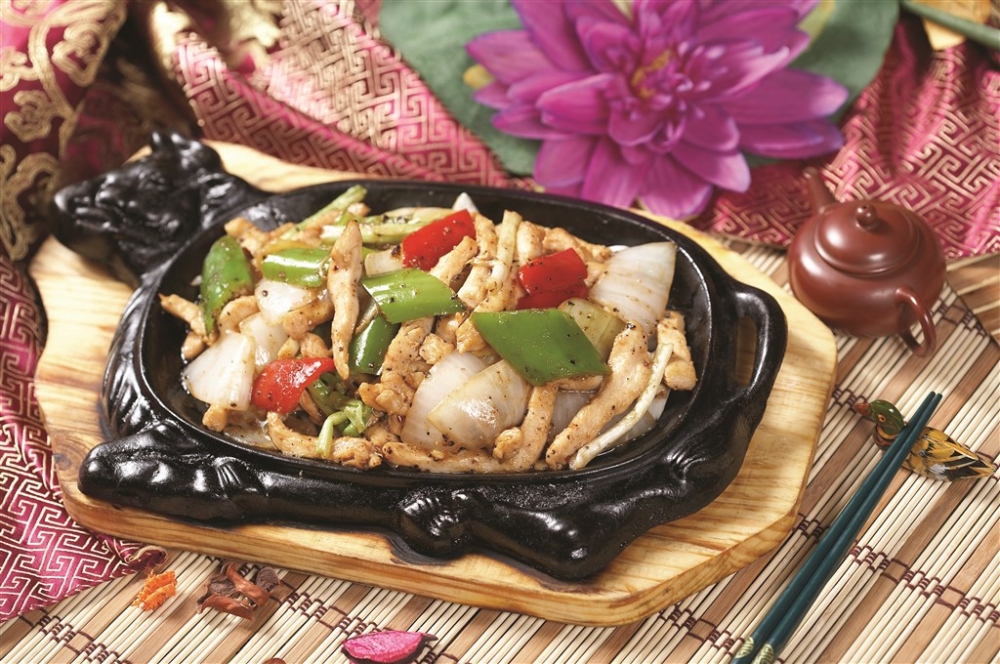 铁板黑椒鸡柳中式菜品美食素材图片