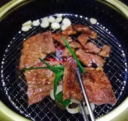 奶油味宋时:喜欢吃肉的人都可爱