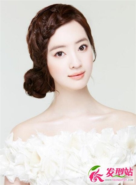 女生长发怎么扎好看 文艺小清新盘发