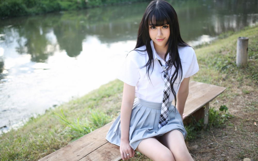美女嫩模杨晓青儿制服诱惑壁纸