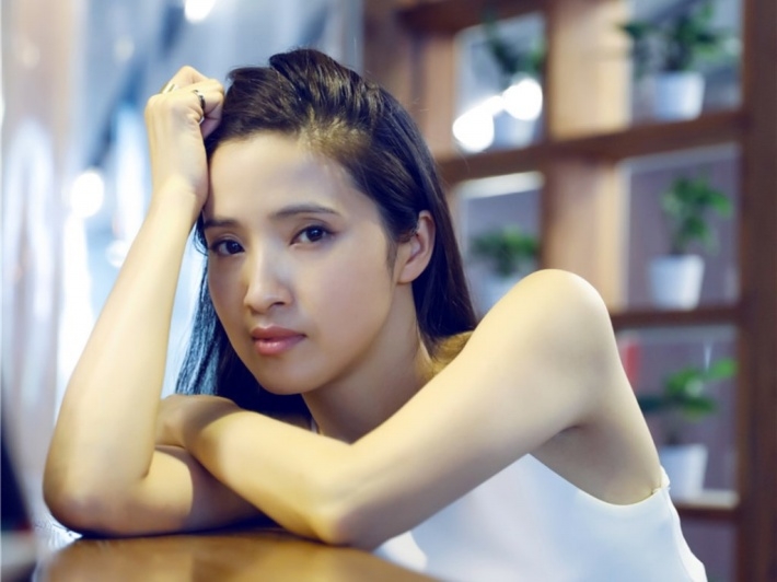 气质美女龚蓓苾写真桌面壁纸下载