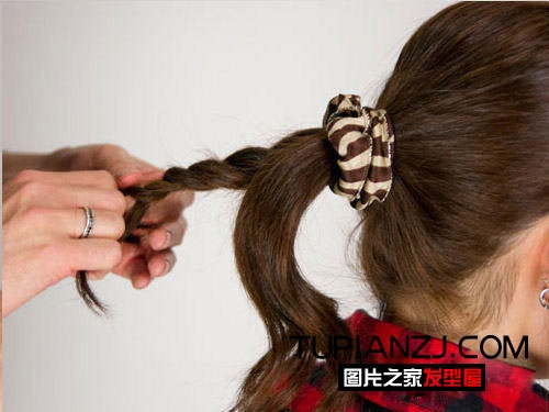 直发怎么扎发好看 七步轻松换造型