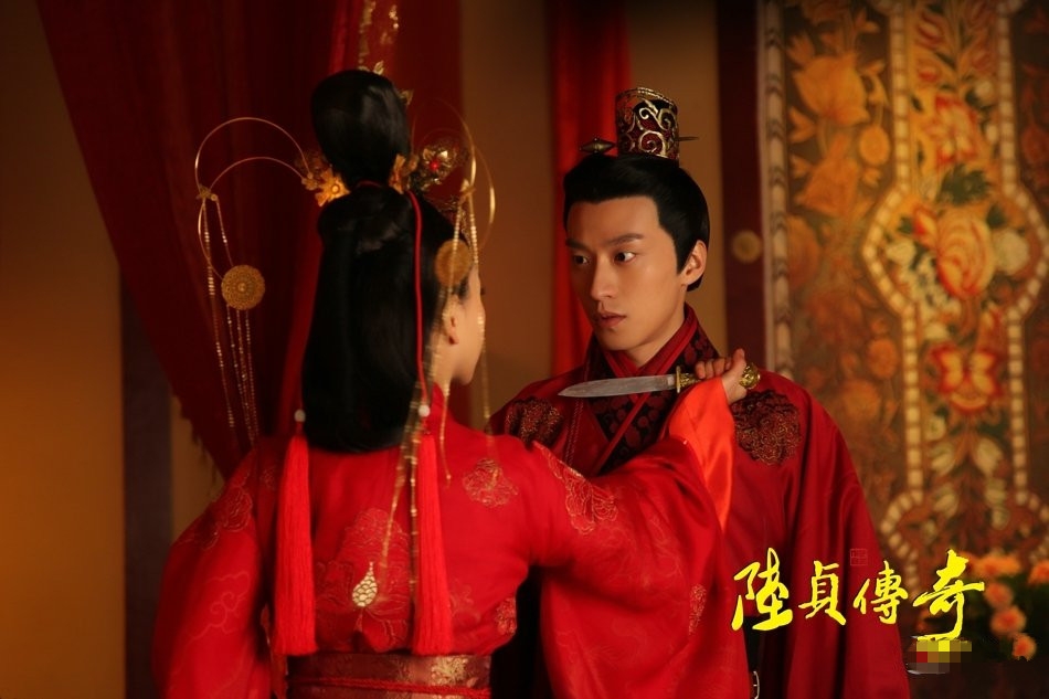 身穿红色嫁衣的优雅女星杨蓉图集