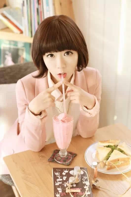 女生漂亮短发