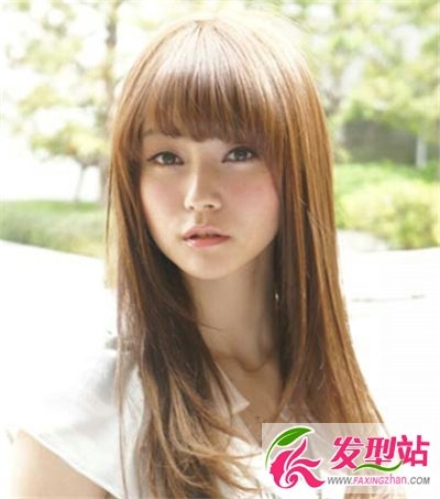 长发女生时尚发型设计 卷发或者直发都一样有魅力