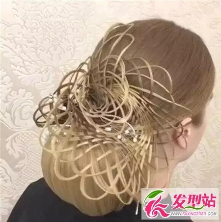 头发盘出花朵？花型盘发设计