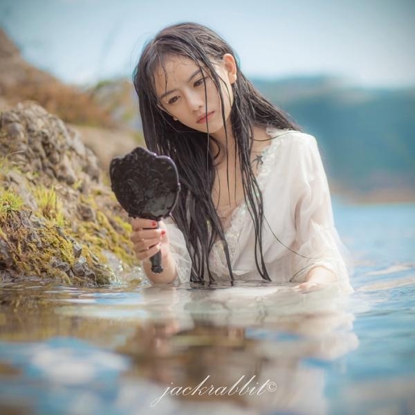 复古气息女生空间素材南笙图片