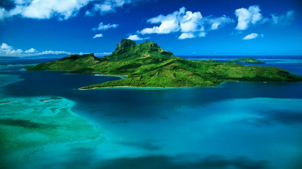绿色的海岛风景桌面壁纸