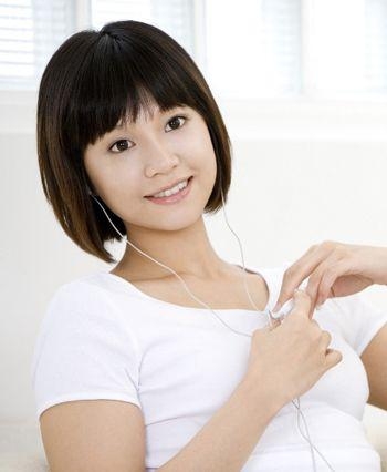 圆脸女生适合的短直发发型  清爽利落显年轻