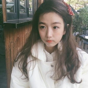 天真丽质唯美女生qq头像