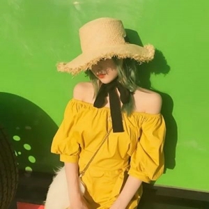 清艳脱俗唯美女生头像图片大全