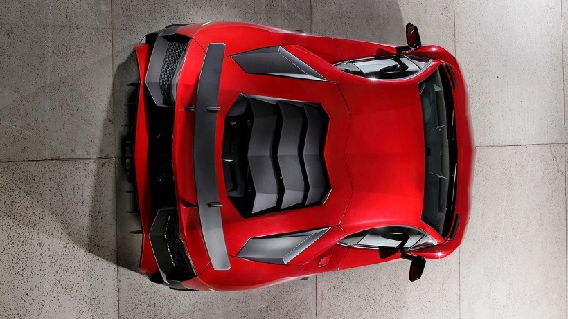 2016兰博基尼 Aventador LP750-4 SV汽车桌面壁纸