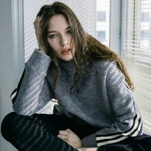 你的谎言不堪一击 时尚性感欧美美女微信头像