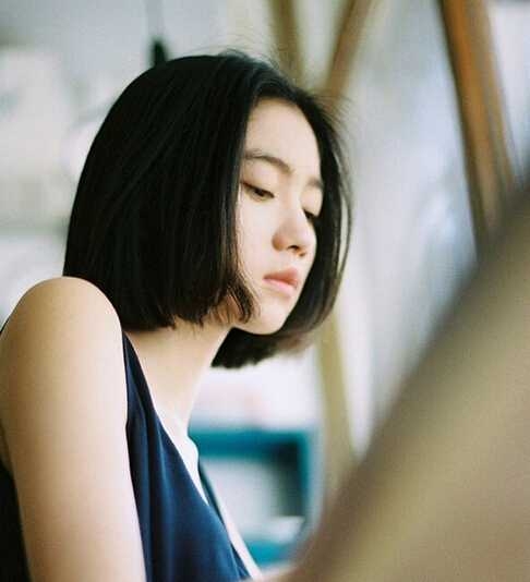 女生好看的短发造型照