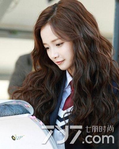 今年最流行女生发型 从短发到长发一个也没落