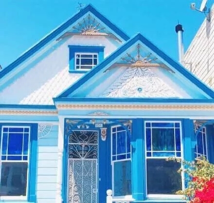 想和喜欢的人住在这样的彩色房子里面