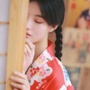 清艳脱俗唯美女生头像图片大全