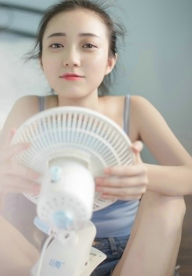 白嫩肌肤自然唯美少女性感美女图片