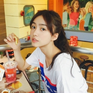 清纯可爱唯美女生头像吧