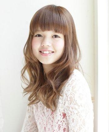 5款发型轻松将方脸塑造成甜美可人的小脸