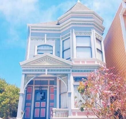 想和喜欢的人住在这样的彩色房子里面