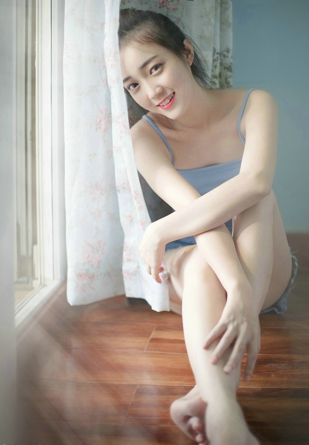 白嫩肌肤自然唯美少女性感美女图片