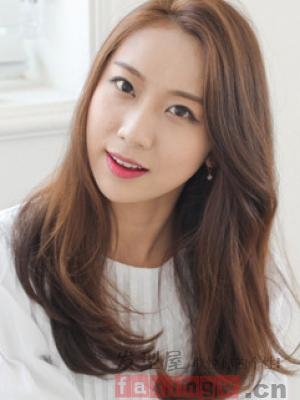 女生染什么发色好看？时尚个性化的染色发型图片