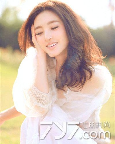 今年最流行女生发型 从短发到长发一个也没落