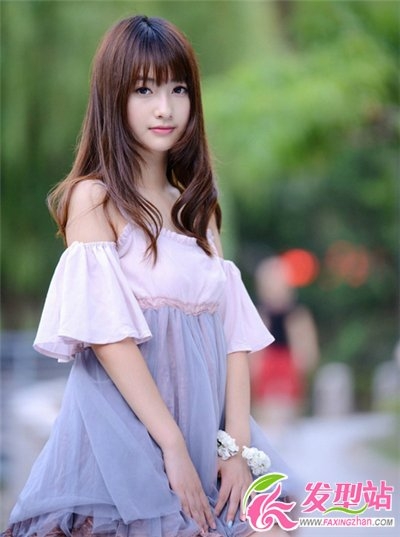 夏季女生休闲时尚街拍发型推荐 时尚发型成为最美风景
