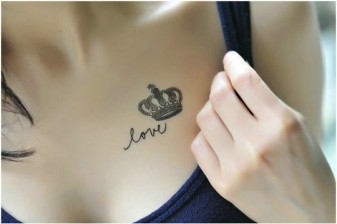 女性胸部高贵皇冠刺青