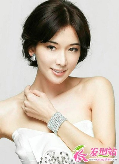 韩式中分中长发发型图片 打造显瘦修颜女神气质