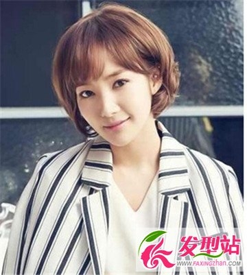 朴敏英最新韩式短发 甜美可爱有气质