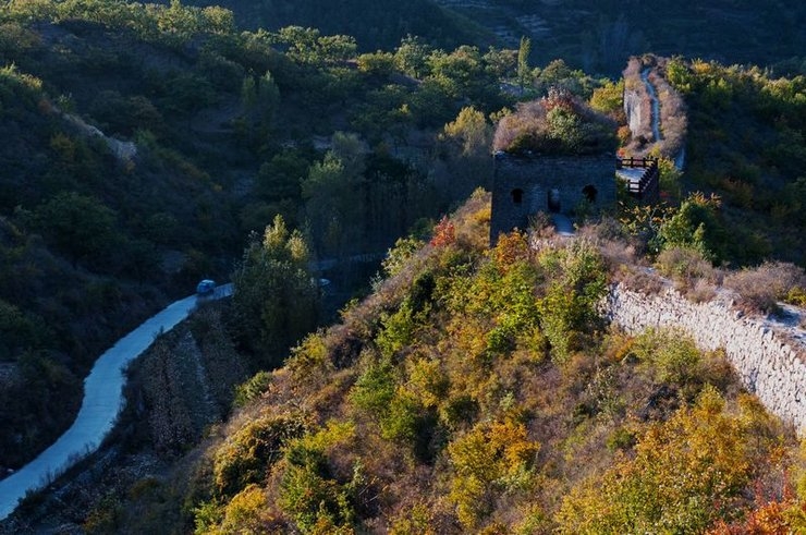 秋韵青山关长城