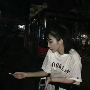 清丽绝俗唯美纯洁女生头像吧