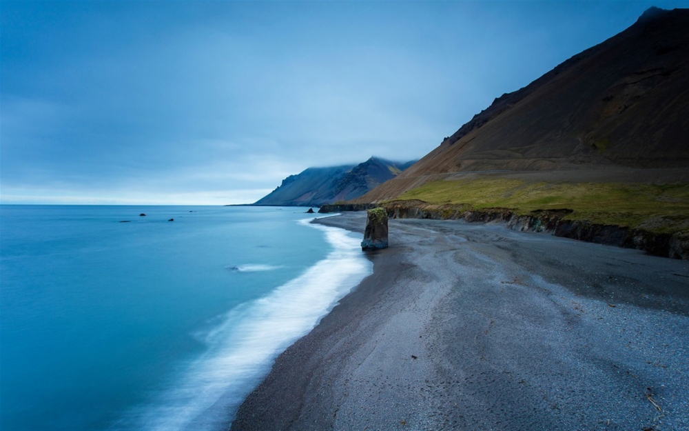 冰岛海滩清晨美景桌面壁纸