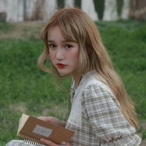 娇俏气质欧美小女生唯美头像