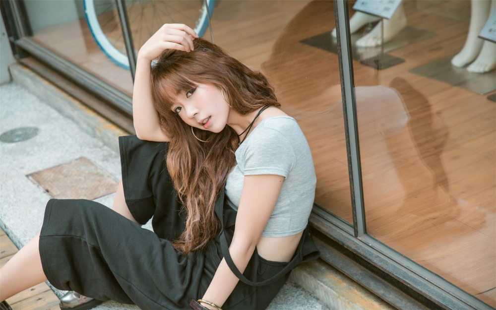 养眼迷人的小清新美女壁纸