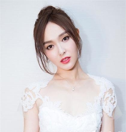 适合大脸女生的瘦脸发型  这6款发型来拯救你