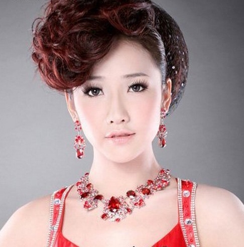 中式古典新娘盘发图片
