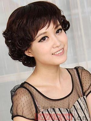 40岁圆脸女士的短发发型  款款美爆表