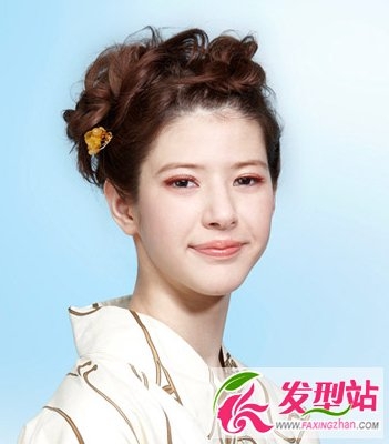 流行百变扎发设计 时尚扎发吸引眼球