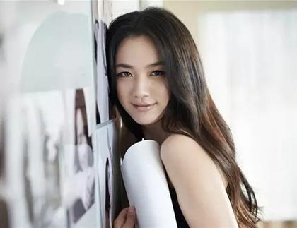 适合大脸女生的瘦脸发型  这6款发型来拯救你