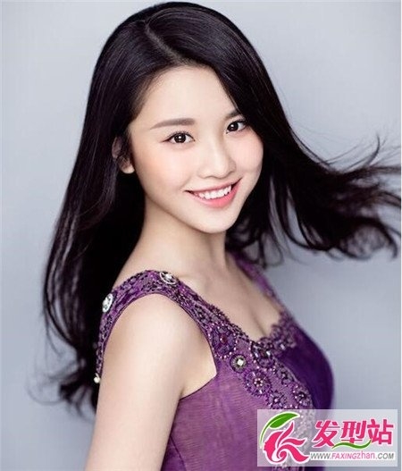 哑光色长发发型 质感光泽长发图片