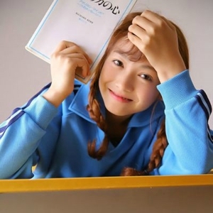 清艳脱俗唯美女生头像图片大全
