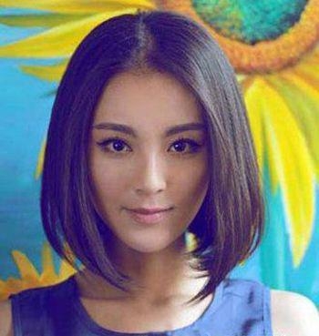 圆脸女生适合的短直发发型  清爽利落显年轻